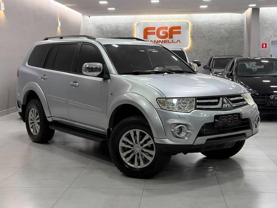 MITSUBISHI PAJERO 3.2 HPE 4X4 7 LUGARES 16V TURBO INTERCOOLER DIESEL 4P AUTOMÁTICO